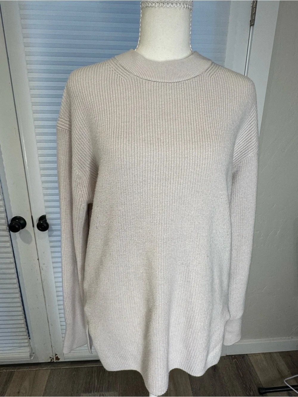 lululemon athletica Merino Wool Cream Ribbed Crew Sweater 1096